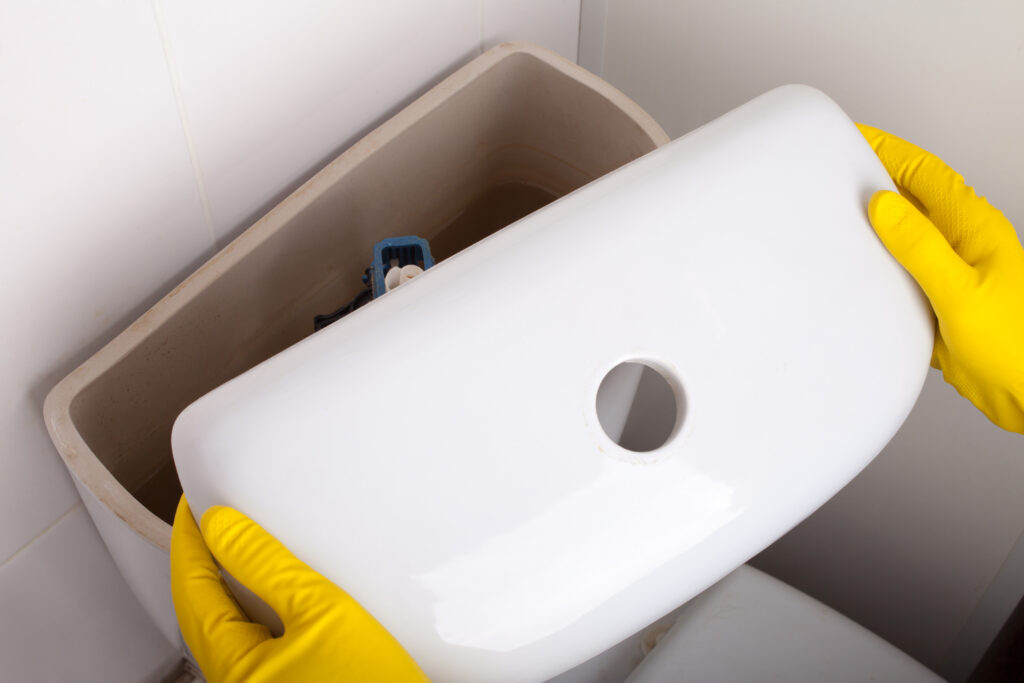 トイレタンクを綺麗に　洗浄方法を解説