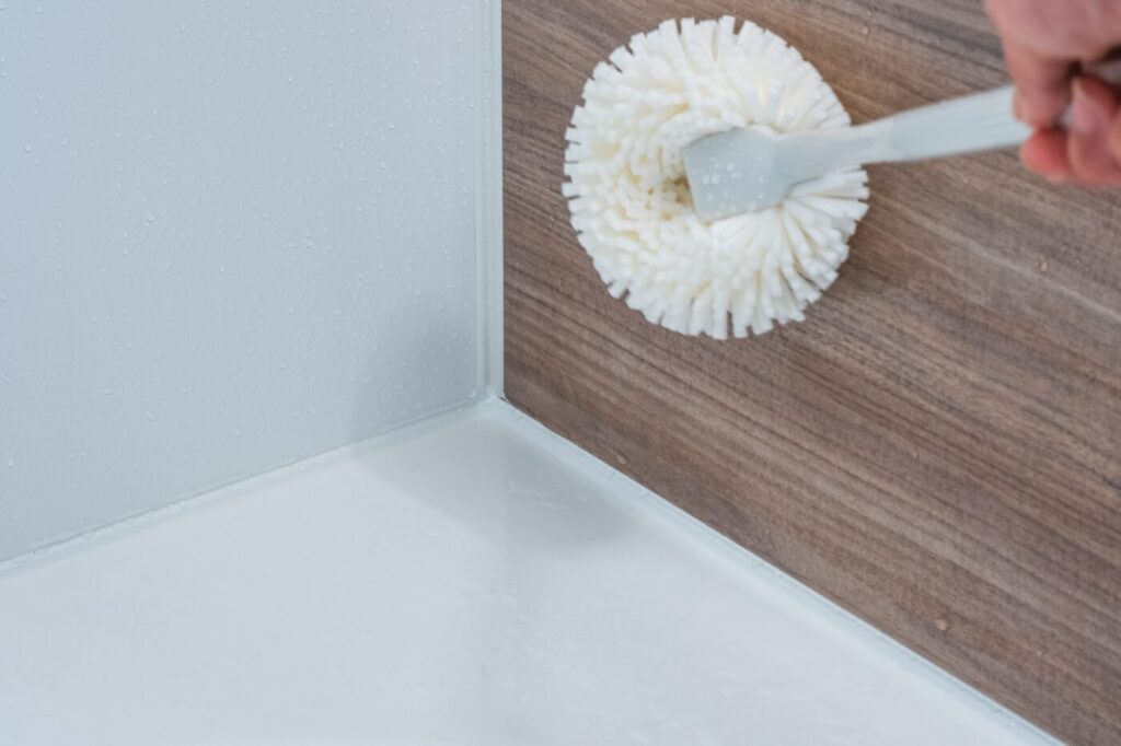 浴室の壁を綺麗に 掃除方法を解説