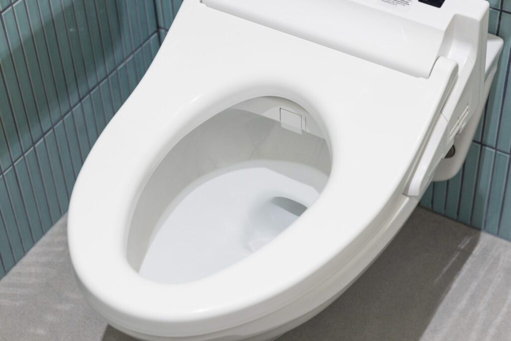 トイレの便器裏の尿石汚れの原因・掃除方法を解説